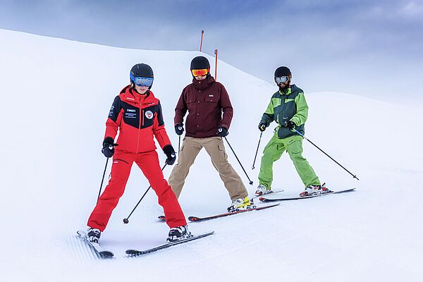 Ski course for adults with 2 participants and one ski instructor 